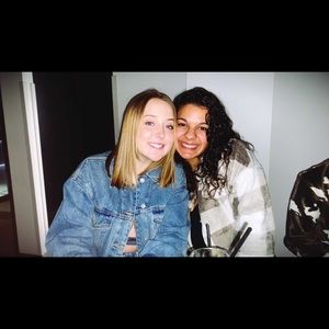 Meet your Posher, Mia